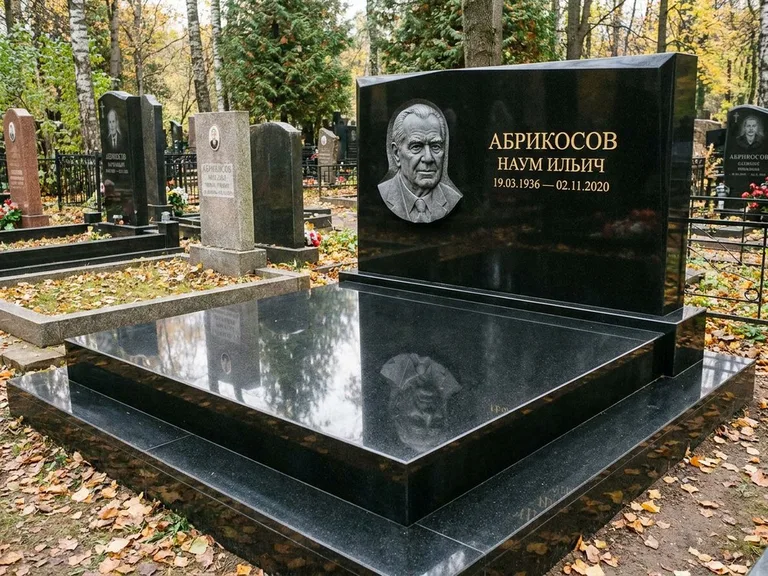 Памятник с барельефом — выполненная работа 37 в Новосибирске