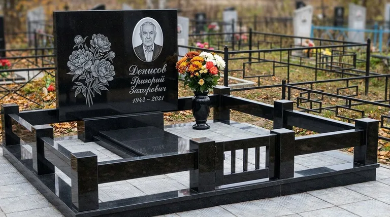 Памятник с гравировкой пионов — выполненная работа «Денисов» в Новосибирске
