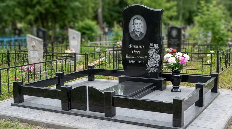 Памятник с гравировкой пионов — выполненная работа «Фомин» в Новосибирске