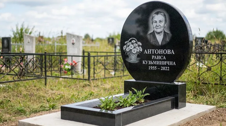 Памятник с гравировкой ромашек — выполненная работа «Антонова» в Новосибирске