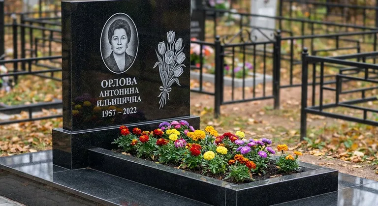 Памятник с гравировкой тюльпанов — выполненная работа «Орлова» в Новосибирске