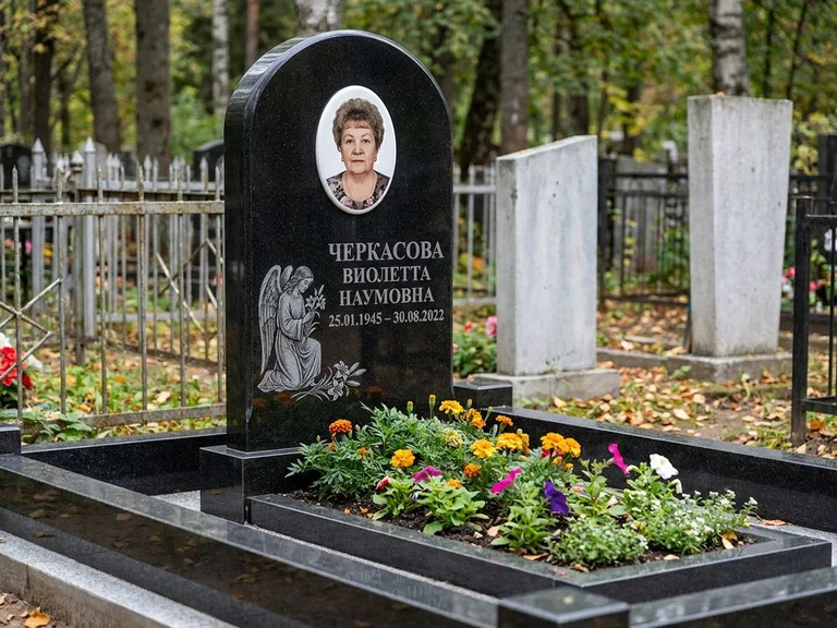 Памятник с гравировкой ангела — гравировка ангела с крестом рядом с эпитафией, работа «Журавлёва» в Новосибирске