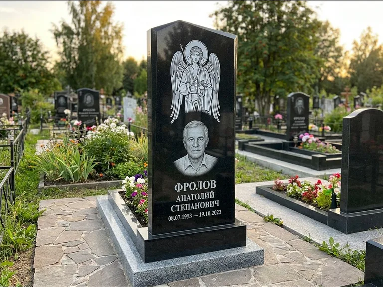 Памятник с гравировкой иконы — Владимирская икона Божией Матери с Младенцем, работа «Мельникова» в Новосибирске