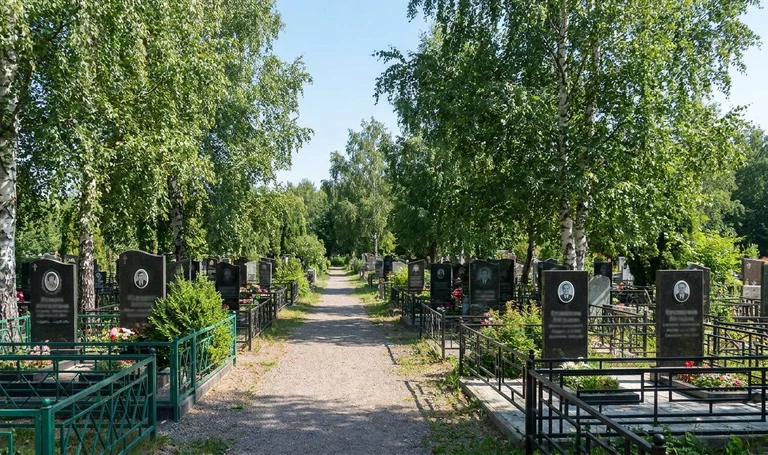 Памятники на Тольяттинском городском кладбище