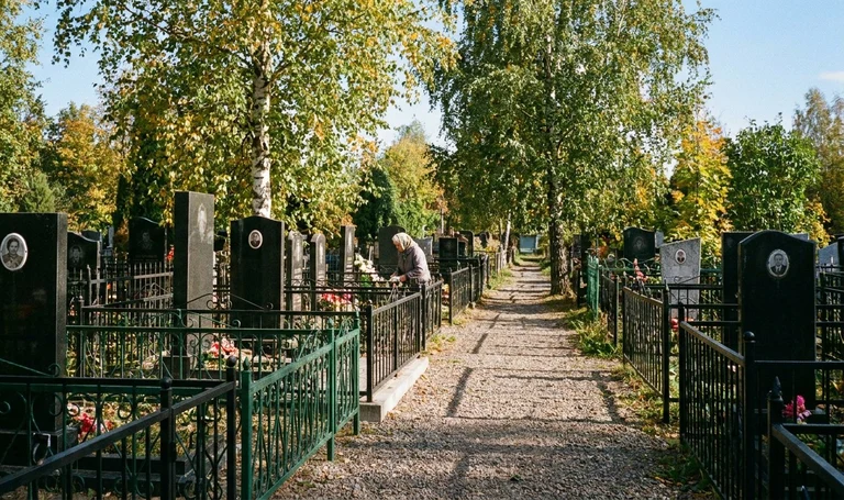 Памятники на Всехсвятском кладбище в Туле