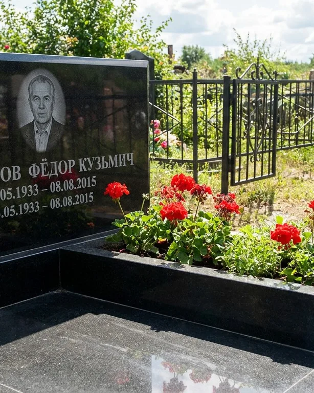 Двойной памятник под ключ с крестом в Новосибирске