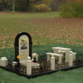 Памятник П084