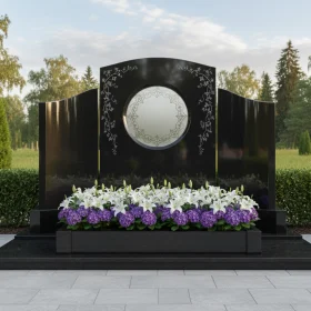 Гранитный вертикальный памятник с мемориальным комплексом - ПН062