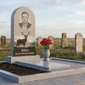 Гранитный памятник охотнику с аркой с охотничьим рогом