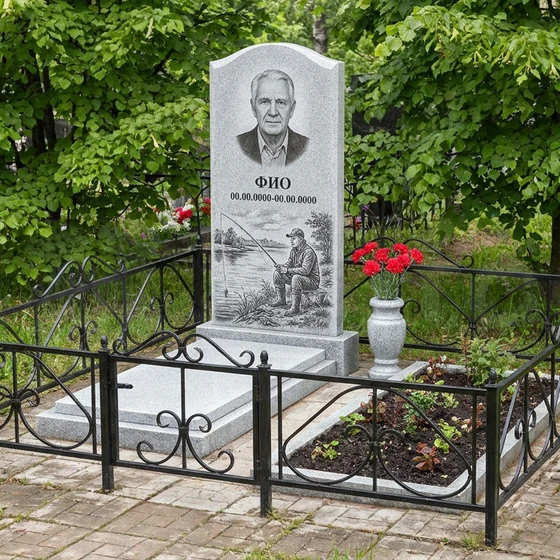 Гранитный памятник рыбаку арочной формы со снастями