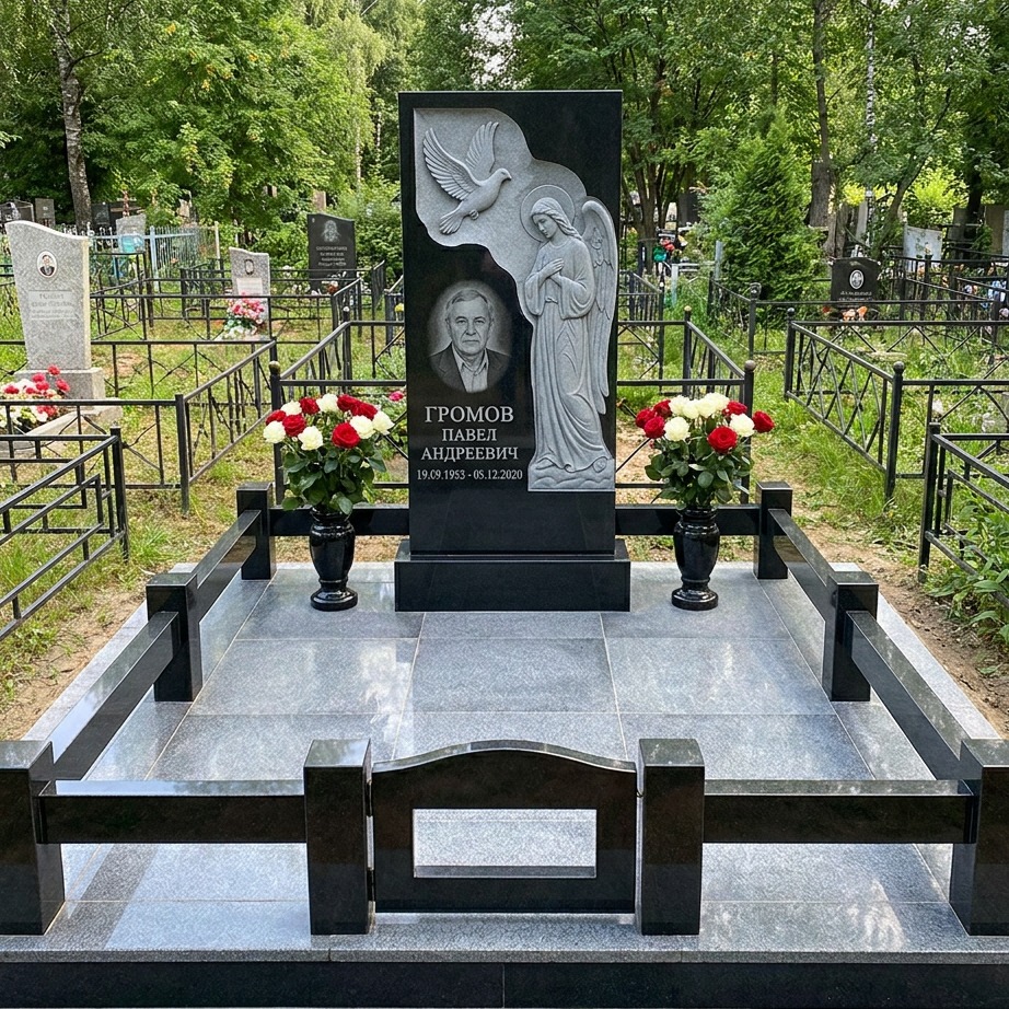 Пример дизайна: Комбинированный памятник из гранита со скульптурой ангела и голубя — фото и цена